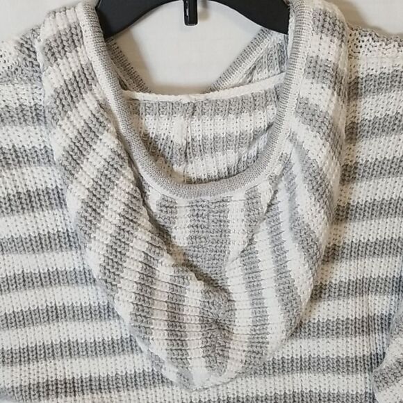 Time and Tru Gray‎ & White Striped Hooded Sweater - Picture 8 of 8
